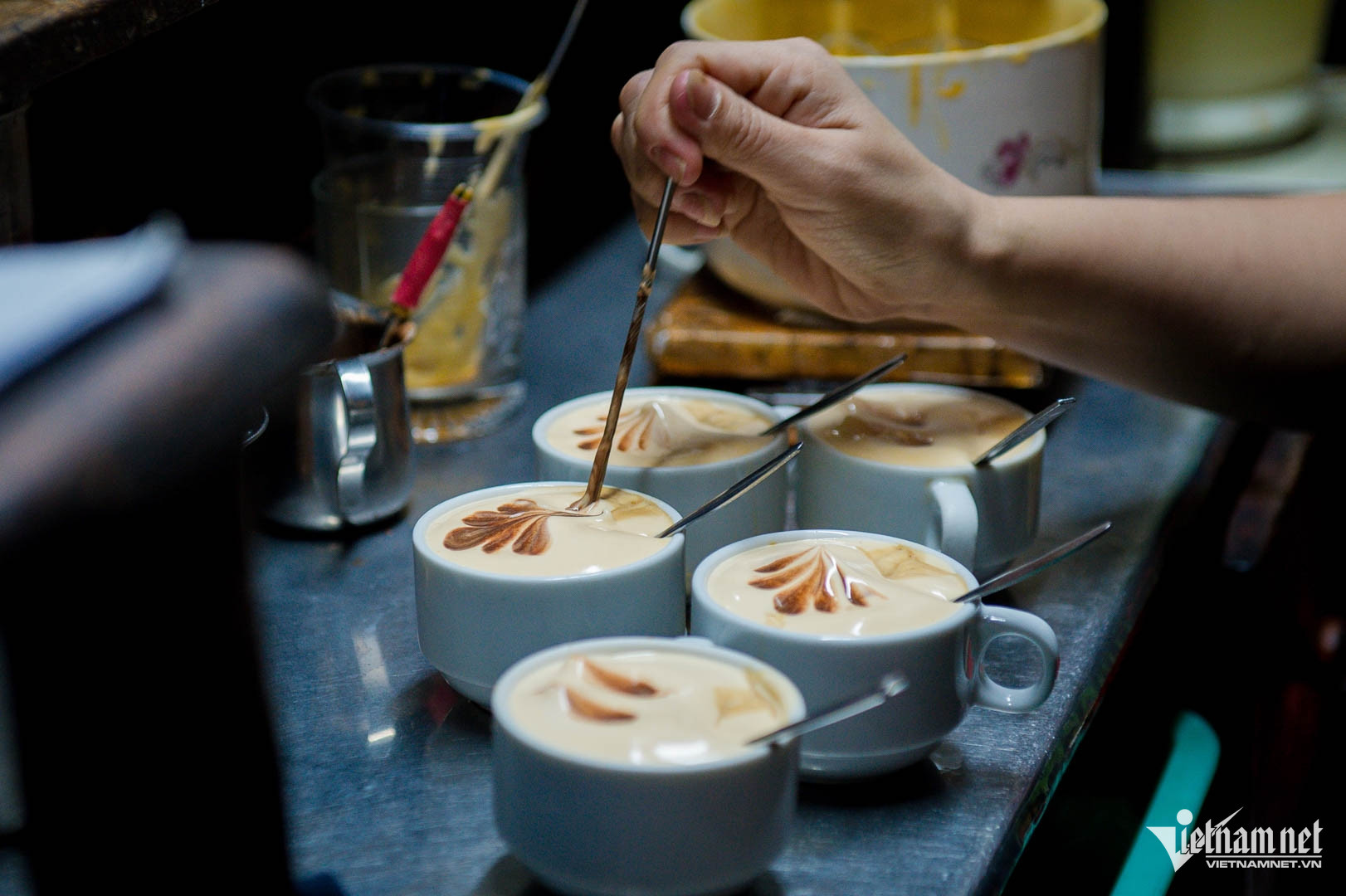 Cà phê trứng Hà Nội được nhiều kênh truyền thông quốc tế ca ngợi. Ảnh: Thái Sơn