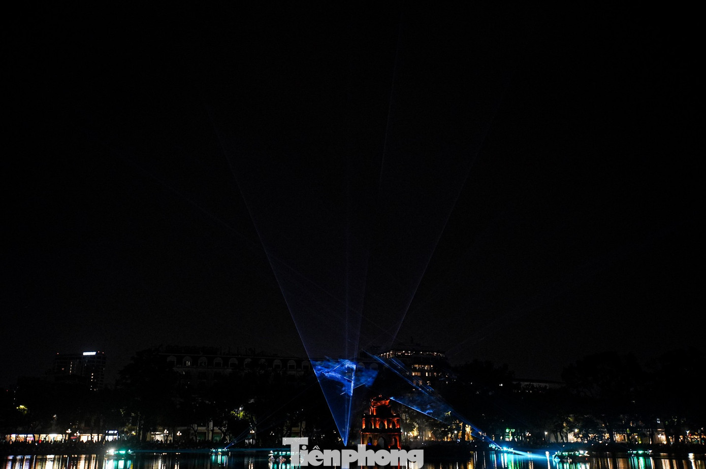 Chương trình tạo điểm nhấn văn hóa ban đêm dịp lễ cuối năm, với phương án chiếu sáng hiện đại, hài hòa không gian lịch sử, vừa tôn vinh di sản vừa mang lại trải nghiệm mới mẻ.