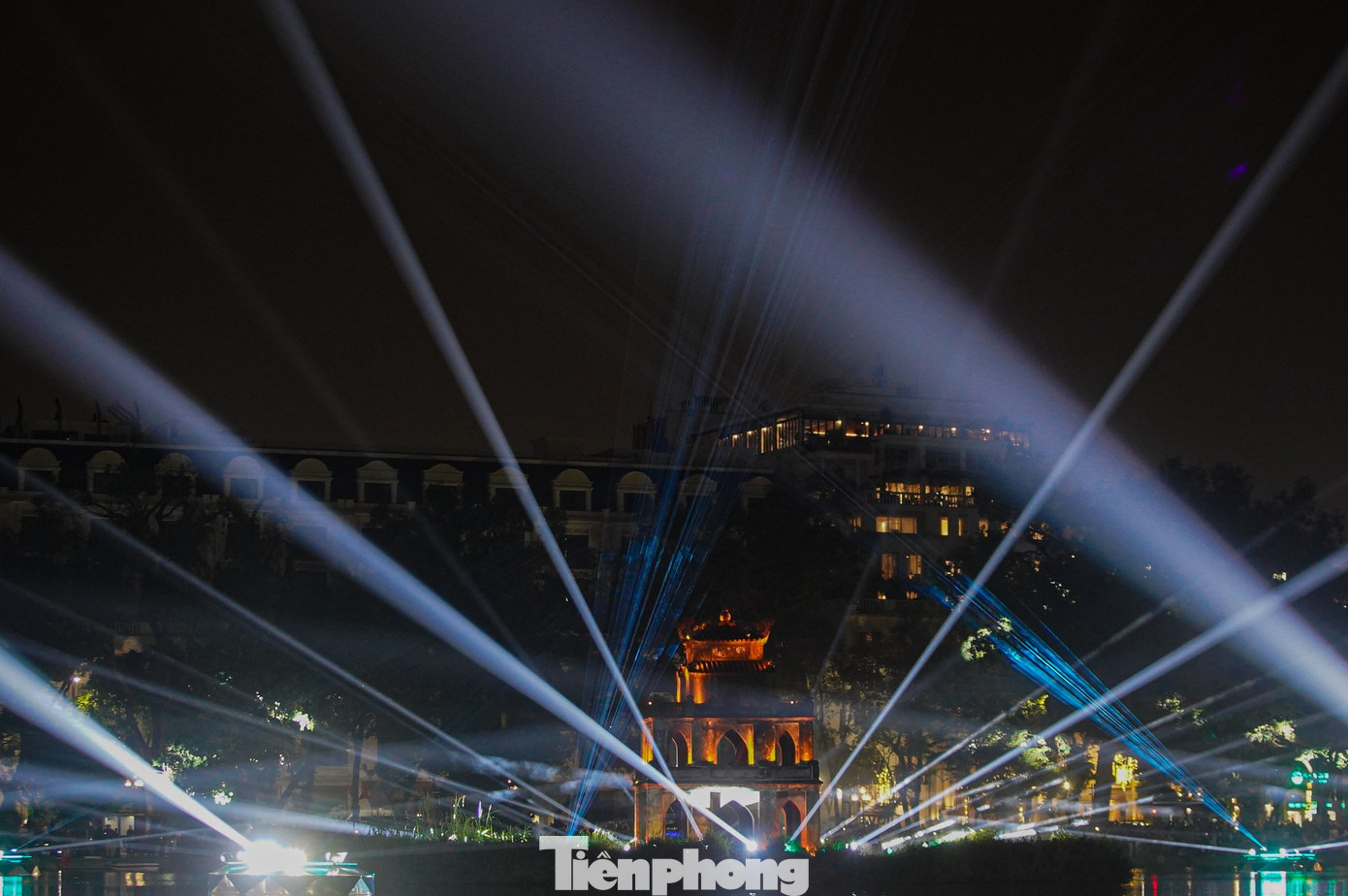 img src/upload/4-2025/images/2025-12-25/1766620150-tp-ho-guom-anh-9-width1390height924.jpg width660 /