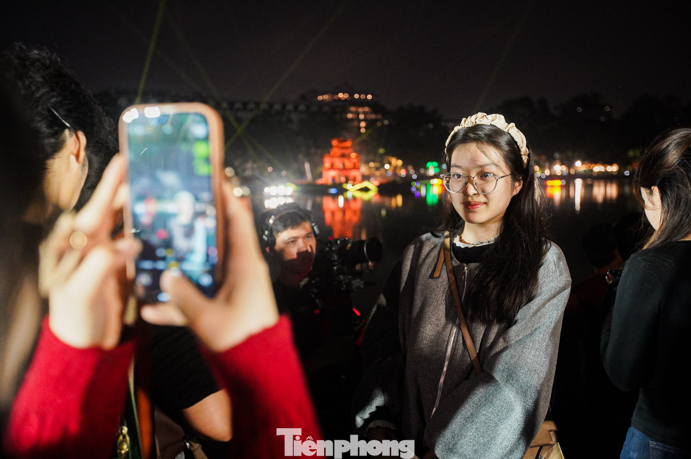 Hồ Gươm đẹp huyền ảo trong đêm chiếu sáng nghệ thuật - 20