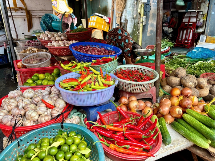 VIDEO: Giá ớt ở TPHCM đắt ngang thịt bò? - 2