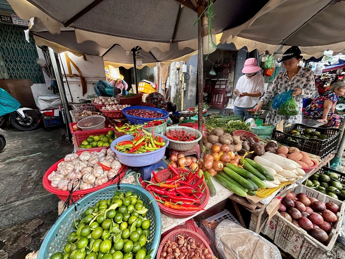 VIDEO: Giá ớt ở TPHCM đắt ngang thịt bò? - 1