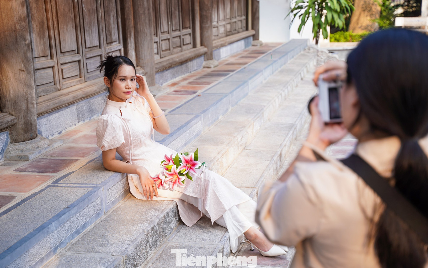 Ngôi đền cổ giữa lòng Hà Nội thành điểm check-in amp;#34;bí mậtamp;#34; của giới trẻ - 13
