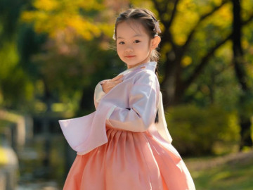 Thời trang - Con gái Cường đô la - Đàm Thu Trang diện Hanbok xinh như công chúa