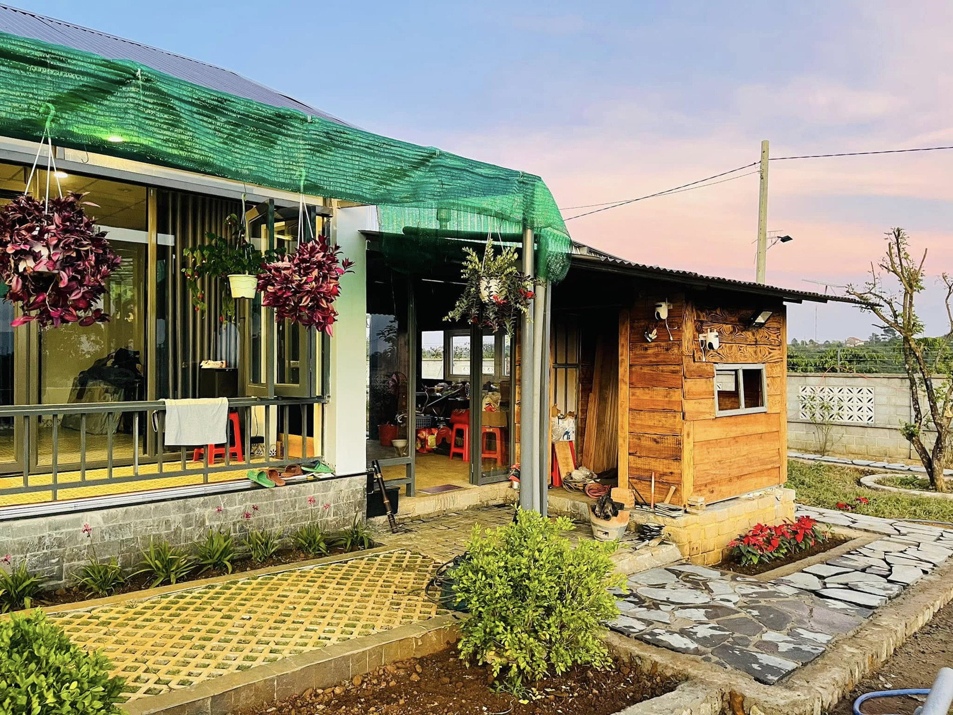 Căn nhà nhỏ có thiết kế tối giản nhưng vẫn đảm bảo đầy đủ tiện nghi