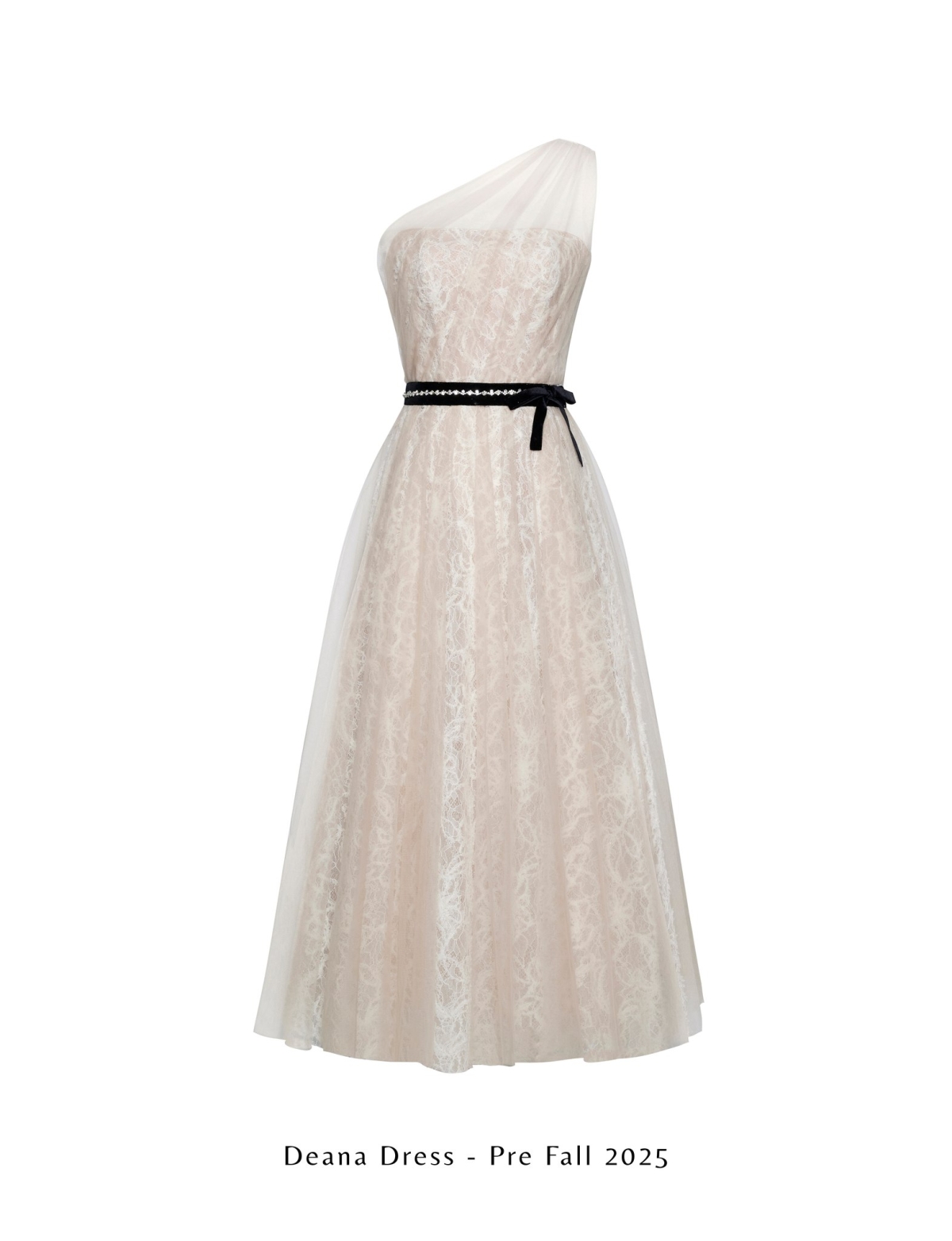 Mẫu váy được Đỗ Thị Hà diện đến từ thương hiệu local Páramo, có giá bán khoảng 2,6 triệu đồng.