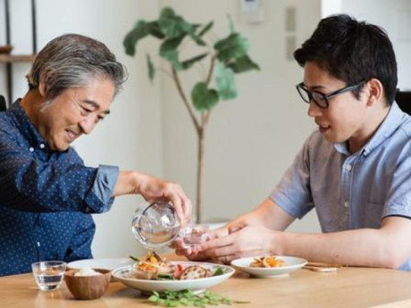 Yêu con - Tuổi già không giao hết tài sản: Một câu nói của con trai khiến tôi lặng người