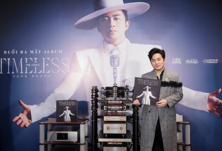 Tùng Dương vừa chính thức giới thiệu dự án âm nhạc đặc biệt The Voice - Timeless, đánh dấu lần đầu tiên anh phát hành sản phẩm dưới định dạng đĩa than (vinyl).