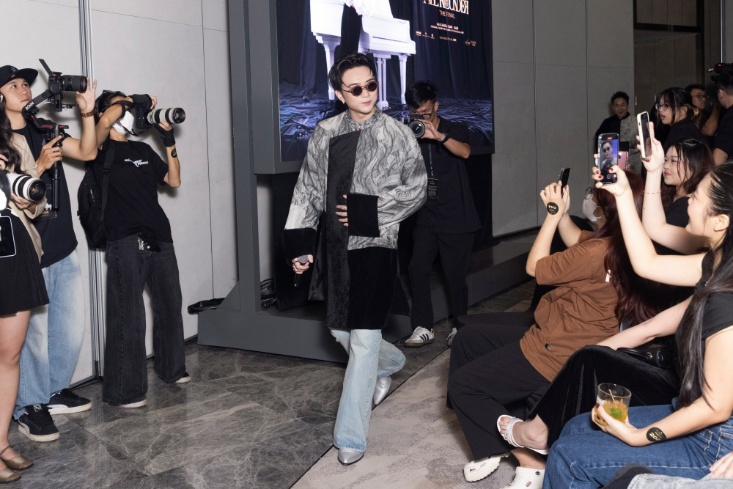 SOOBIN ra MV kết hợp cùng bố ruột là NSND, công bố chiến dịch đưa xẩm đến trường - 1