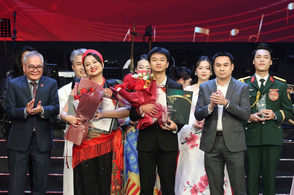 Các thí sinh giành giải phụ của cuộc thi.