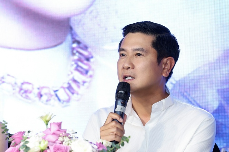 Hồ Hoài Anh viết riêng cho Ngọc Anh 3 ca khúc trong album mới. Đây là lần hiếm hoi nam nhạc sĩ chịu xuất hiện và chia sẻ trước truyền thông.