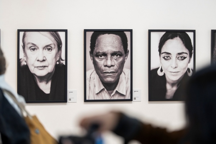 Một số tác phẩm nằm trong chuỗi dự án Nhiếp ảnh gia ghi lại hơn 100 bức chân dung đen trắng của Birgit Kleber, được trưng bày tại triển lãm nhìn hay được nhìn, diễn ra từ ngày 5-19/11 tại Hà Nội.