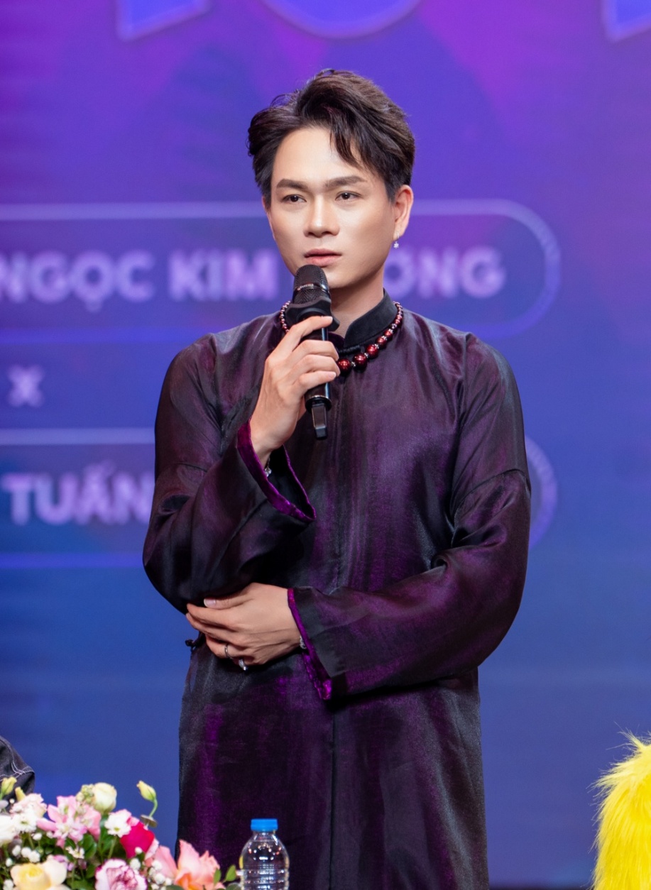 Tuấn Cry là nhạc sĩ/ca sĩ người Bắc Ninh, được biết đến rộng rãi qua vai trò sáng tác và thể hiện trong MV Bắc Bling của Hòa Minzy.