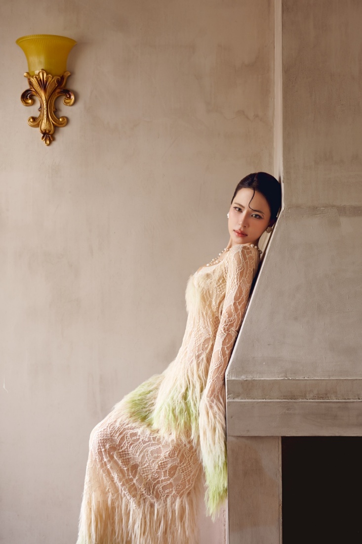 Hà Nhi rời khỏi vùng an toàn, amp;#34;bạc đầuamp;#34; vì amp;#34;album thập kỷamp;#34; - 2