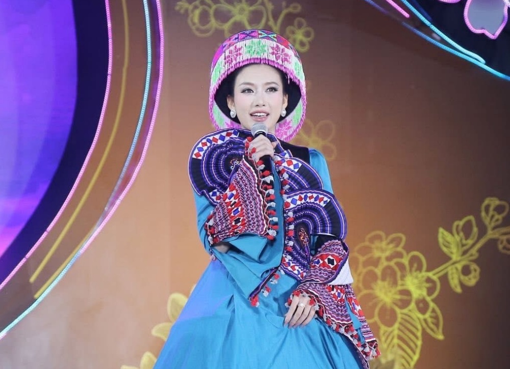 Trong quá trình dự thi, Kha Thị Thơ luôn mang theo niềm tự hào về bản sắc văn hóa Thái Trắng.