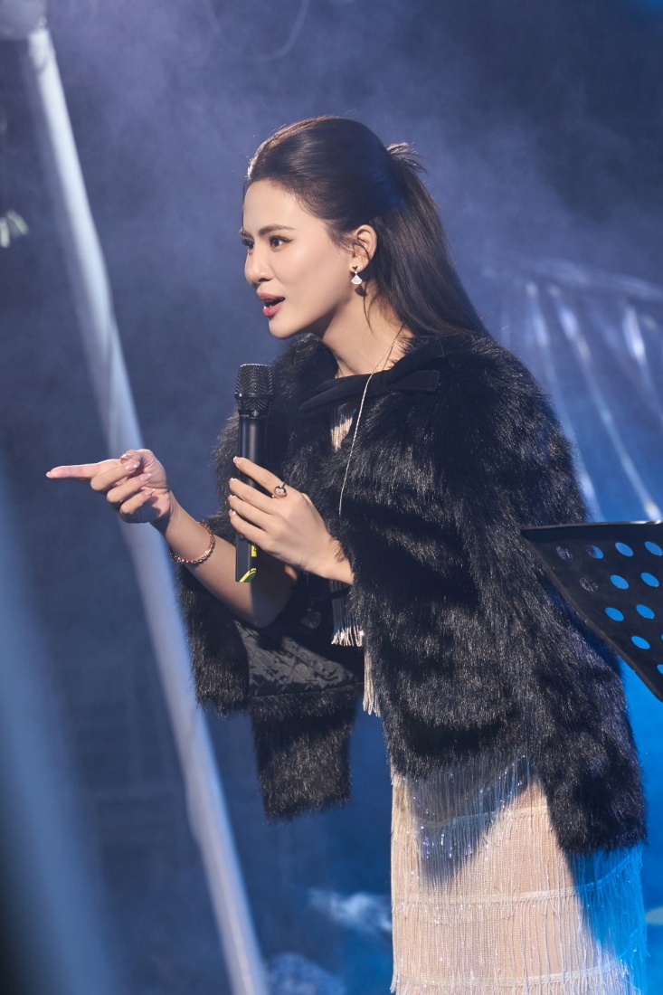 Hà Nhi vẫn amp;#34;đắt kháchamp;#34; giữa thị trường bão hoà - 3