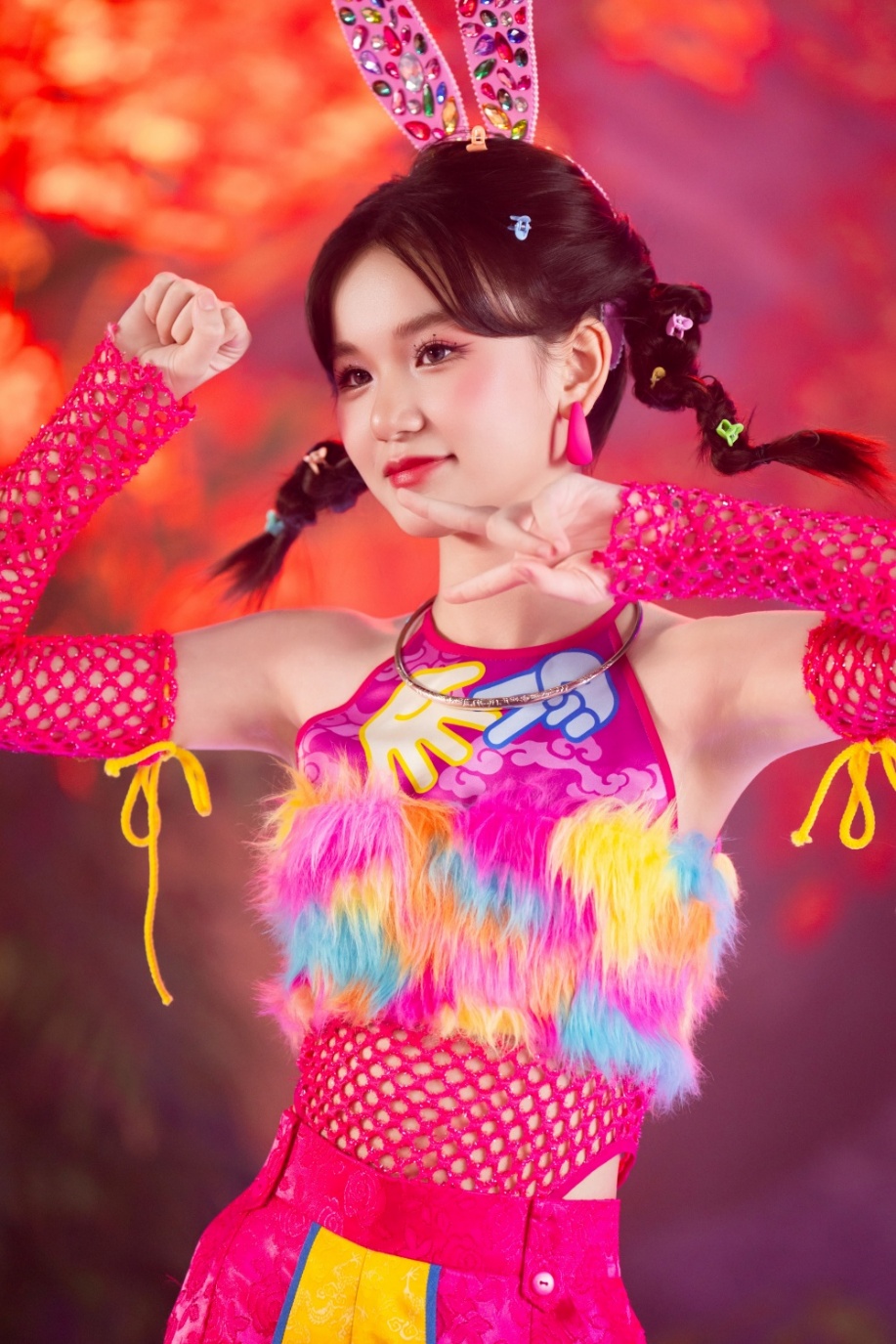 Nguyễn Ngọc Kim Cương kết hợp với Tuấn Cry, làm mới chất liệu dân gian trong MV amp;#34;Oẳn Tù Tìamp;#34; - 4