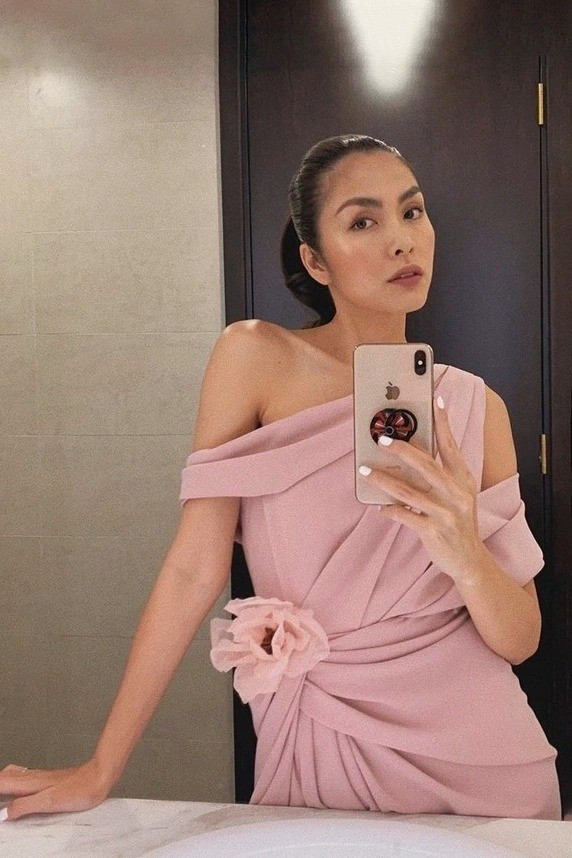 Váy dự tiệc cưới của Tăng Thanh Hà chưa bao giờ gây thất vọng: Đơn giản mà sang - 5