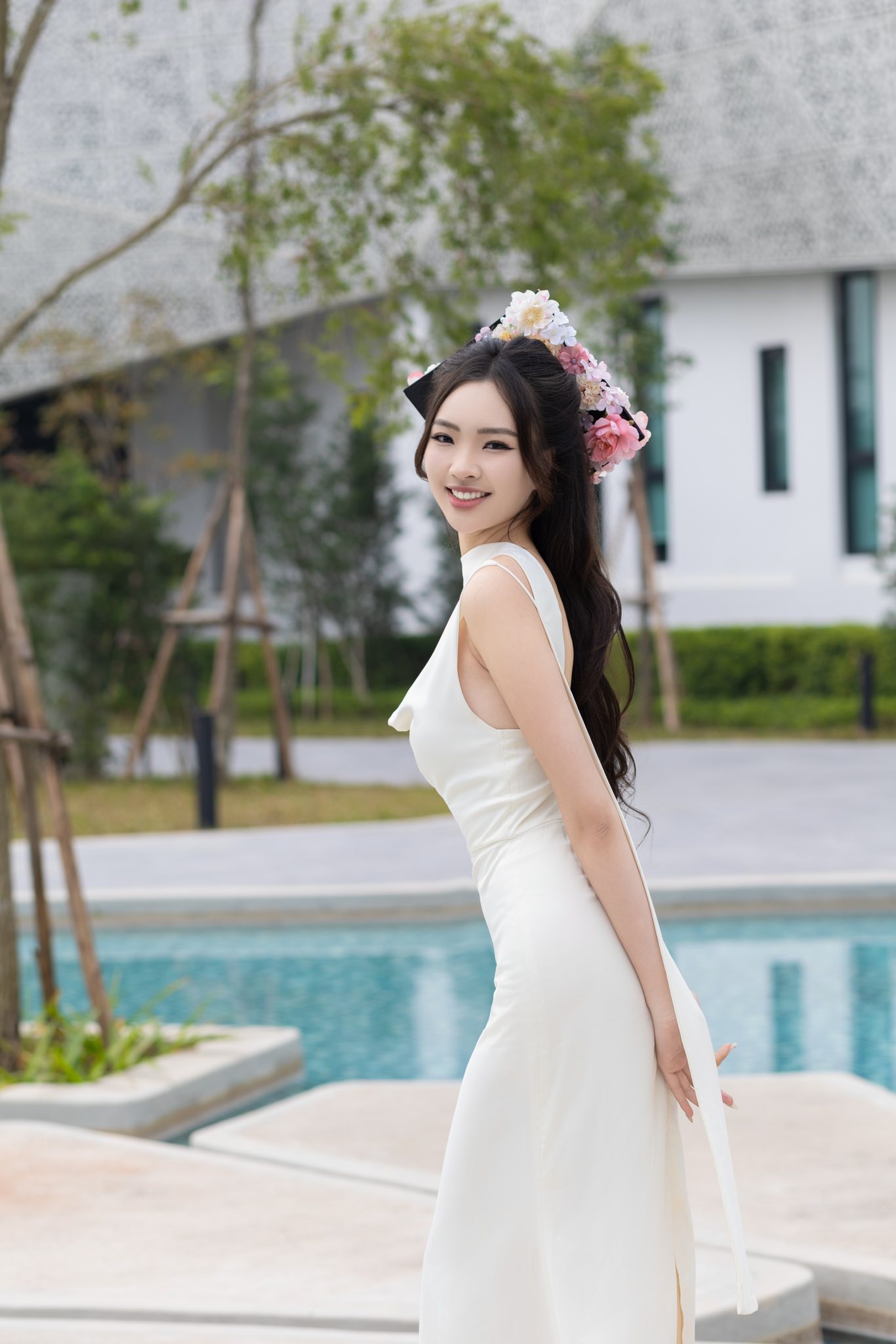 Với tôi, Miss World Vietnam là cơ hội để biến khát vọng cống hiến thành hiện thực – nơi vẻ đẹp được định nghĩa bằng lòng dũng cảm và sự tử tế, Hồng Duyên bày tỏ.