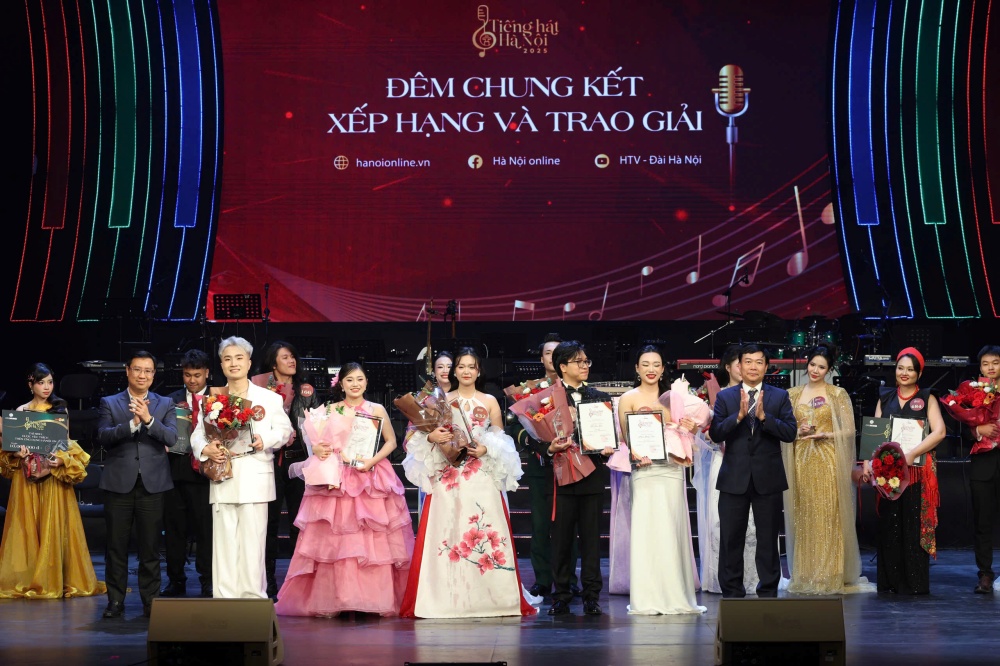 Các thí sinh giành giải Nhì.