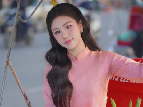 Nhan sắc trong trẻo của người đẹp Ninh Bình có tình yêu đặc biệt dành cho áo dài