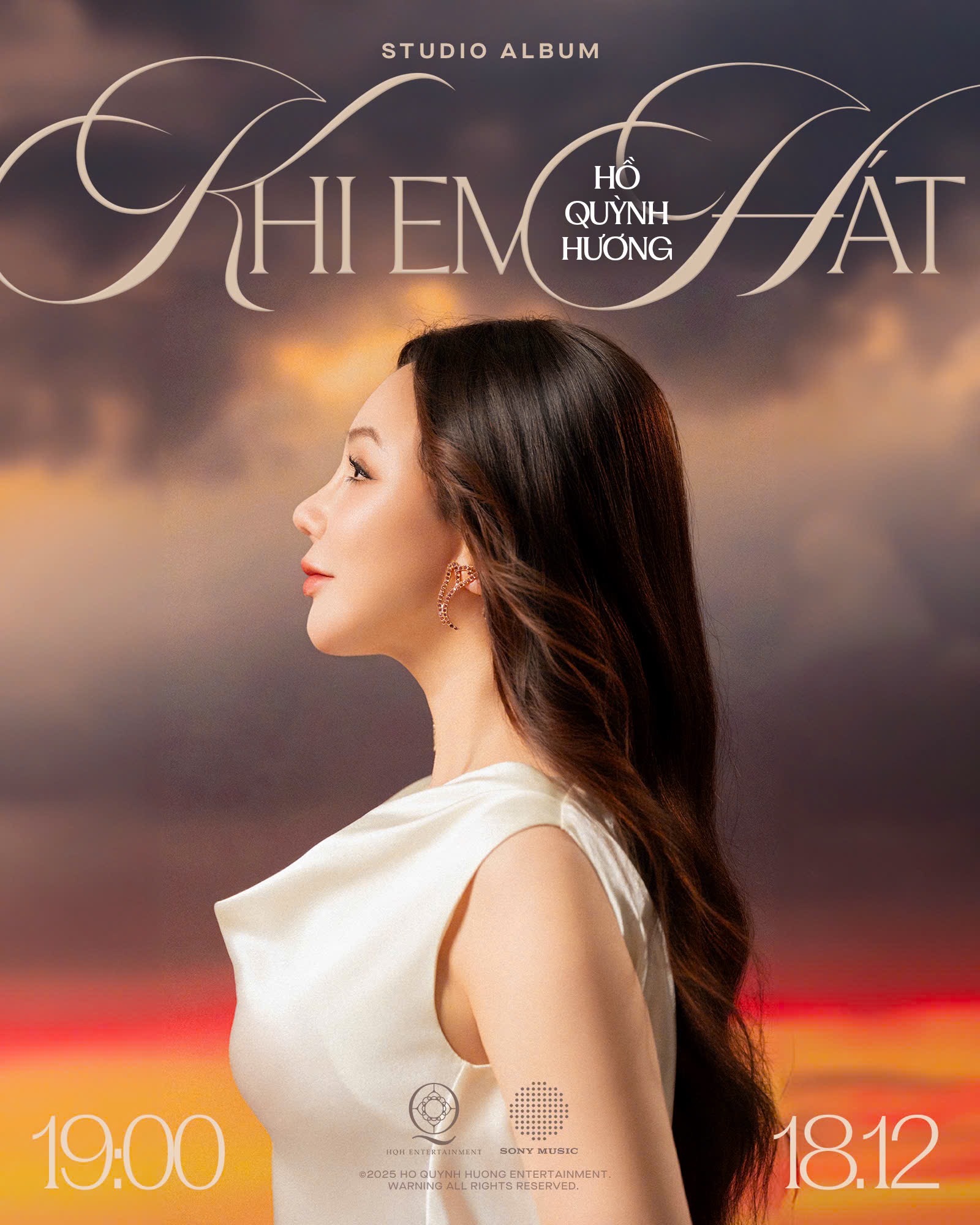 Hồ Quỳnh Hương đánh dấu cột mốc 11 năm trở lại bằng album amp;#34;Khi em hátamp;#34; - 1