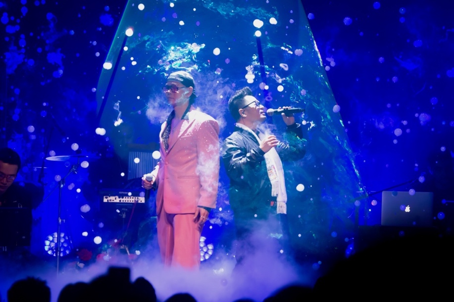 Bằng Kiều và Phan Đinh Tùng song ca cuốn hút với Cơn mưa băng giá.