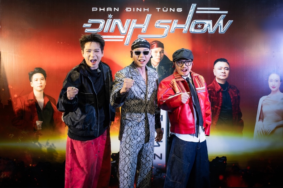 Toàn bộ chương trình kéo dài hơn 4 tiếng đồng hồ với 26 ca khúc, chia thành 6 chương.