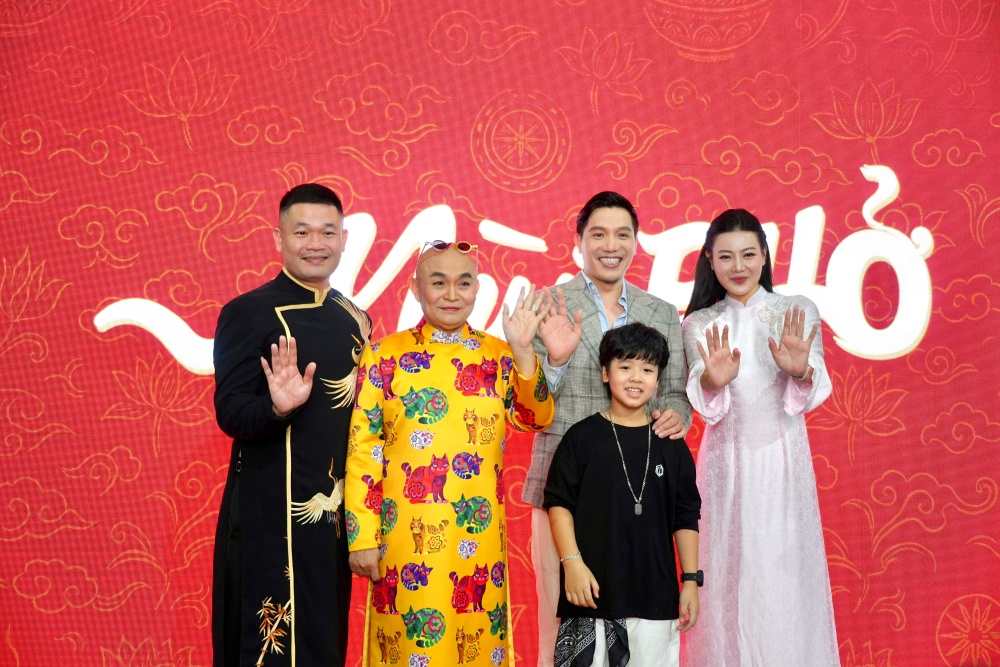 Xuân Hinh làm phim Tết với Thu Trang, tự nhận mình amp;#34;tham lamamp;#34; - 1