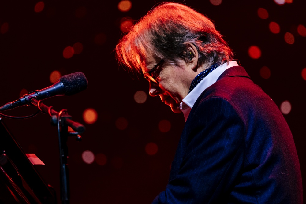 Tại đêm nhạc, Rolf Løvland lần đầu chia sẻ câu chuyện riêng tư về quãng thời gian Fionnuala Sherry phát hiện ung thư và nhóm phải huỷ tour diễn thế giới để cô chữa bệnh.