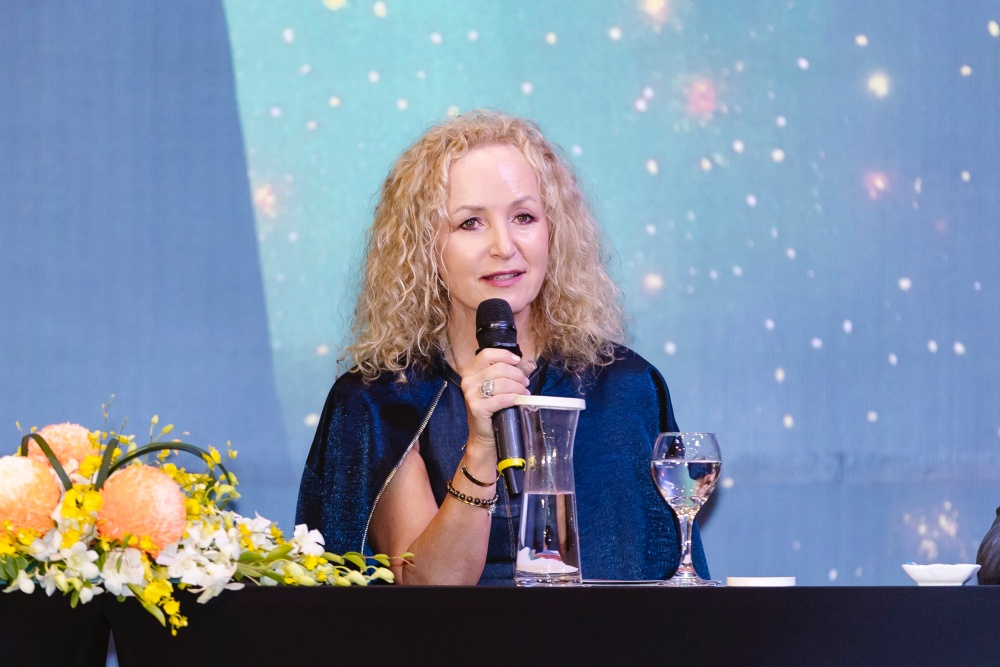 Nữ nghệ sĩ violin Fionnuala Sherry.