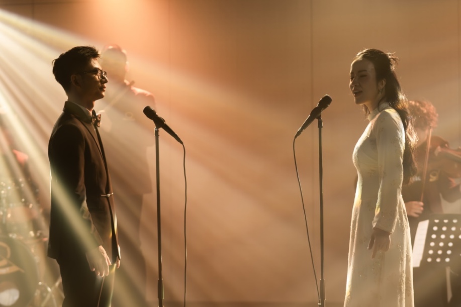 Bản cover amp;#34;Còn gì đẹp hơnamp;#34; mới lạ khi hòa quyện cùng amp;#34;Bèo dạt mây trôiamp;#34; - 1