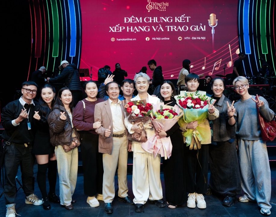 Giải Á quân Tiếng hát Hà Nội dòng nhạc nhẹ là thành quả đầu tiên đáng ghi nhận trong sự nghiệp của Cường DuyC.