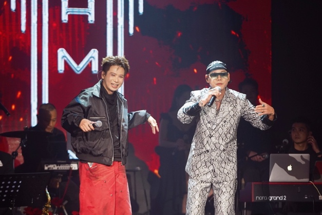 Đỗ Hoàng Hiệp góp mặt đầy năng lượng trong ca khúc Đón bình minh.