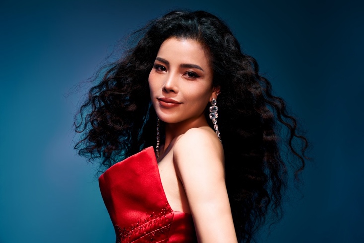 Cô vừa chính thức công bố đêm nhạc mang tên Mắt Nhung, dự kiến diễn ra vào tối 8/11 tại Hà Nội.