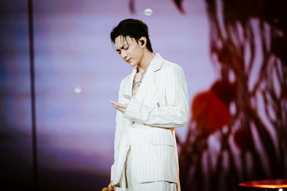 SOOBIN Live Concert: All Rounder The Final vượt ra khỏi khuôn khổ đại tiệc âm thanh thị giác, tạo nên một bức tranh nghệ thuật đa chiều. Khán giả tham gia hoàn toàn chìm đắm trong công trình âm nhạc do SOOBIN cùng ekip kỳ công xây dựng. Có thể nói, SOOBIN Live Concert: All Rounder The Final là một di sản vô giá trong cuộc đời nghệ thuật của người nghệ sĩ SOOBIN.