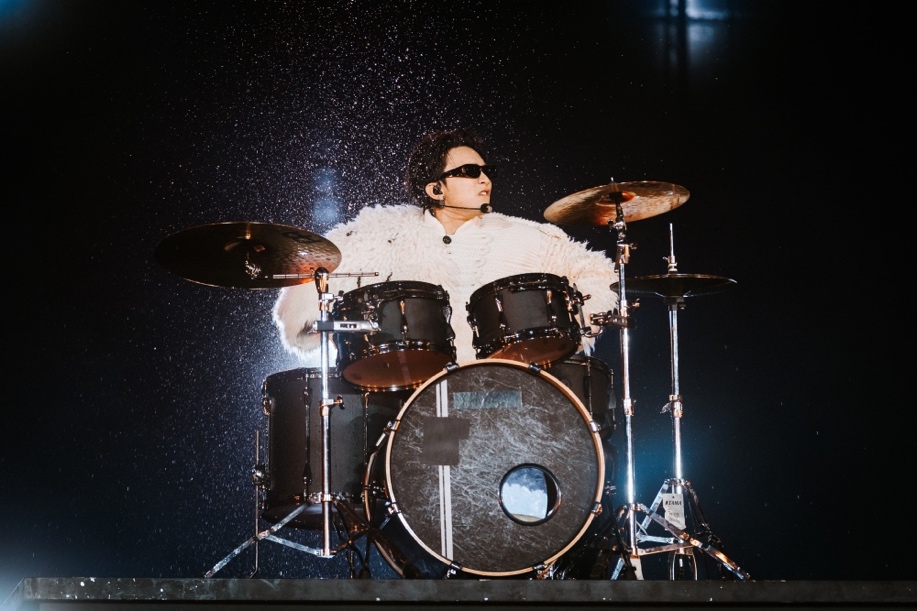 Những bản phối bắt tai, thú vị như Đã đến lúc, BlackJack, Superstar và Hey làm cho không khí live concert nóng hơn bao giờ hết.