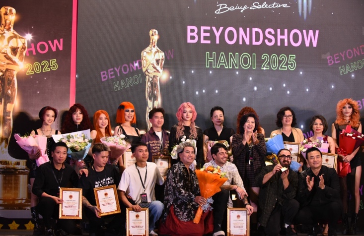 Beyond Show vừa diễn ra tại Hà Nội, mang đến một sân khấu kết nối giữa tinh hoa ngành tóc thế giới và sự sáng tạo mạnh mẽ của các nhà tạo mẫu Việt Nam.