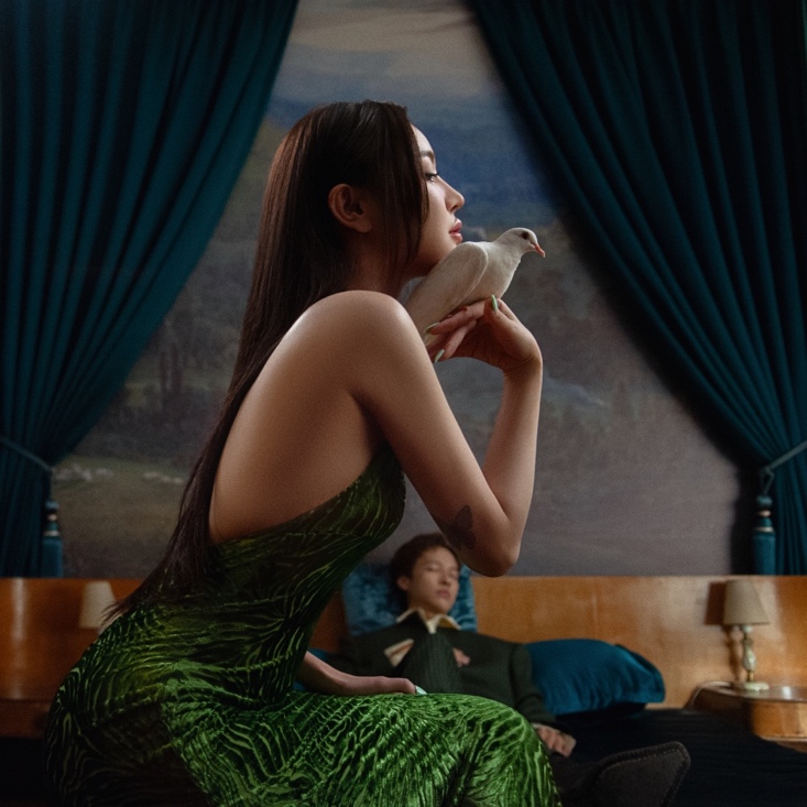 Bích Phương trở lại với sản phẩm âm nhạc chứa chan ái ngữ, amp;#34;đảo ngượcamp;#34; câu chuyện amp;#34;Người đẹp ngủ trong rừngamp;#34; - 1