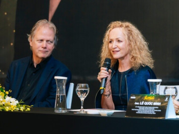 Secret Garden mang 2 tấn thiết bị tới Việt Nam, cứ đứng trên sân khấu là hồi hộp như lần đầu