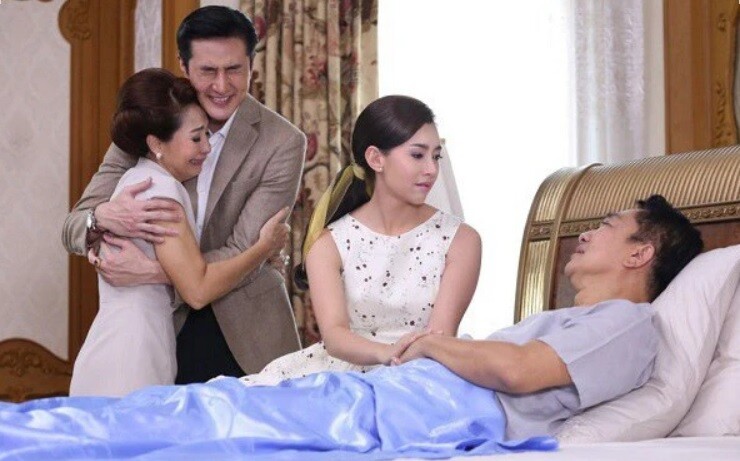 Trên đường đi làm về, chồng tôi bị ngã đập đầu xuống đường, kết quả não bị chấn thương nặng. (Ảnh minh họa)