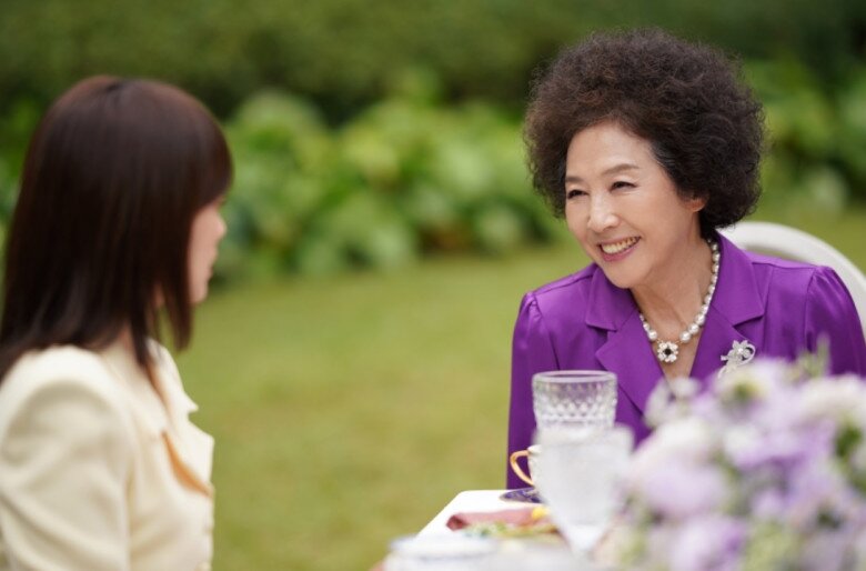 Tôi thật thà nói ra số tiền 10 triệu, thấy bà không nói gì nữa, tôi cũng chẳng dám nói thêm. (Ảnh minh họa)