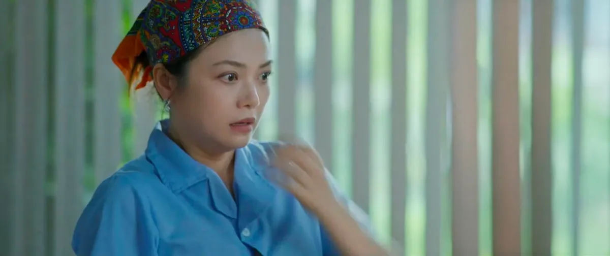 Ông Phi đi ăn liên hoan với phòng cũ lại ở đúng nhà hàng bà Ánh đang làm việc.