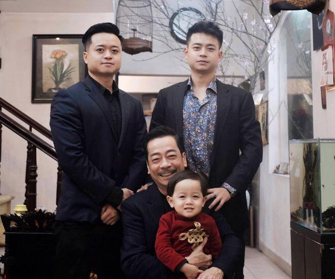 Dù đều có duyên với phim ảnh, hướng đi trái ngược của 2 con trai cố NSND Hoàng Dũng là điều khiến nhiều khán giả tò mò.