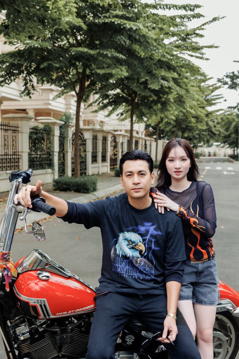 Vợ Ngọc Thuận nhận xét chồng là người đàn ông của gia đình, luôn biết cách chăm sóc chu đáo.