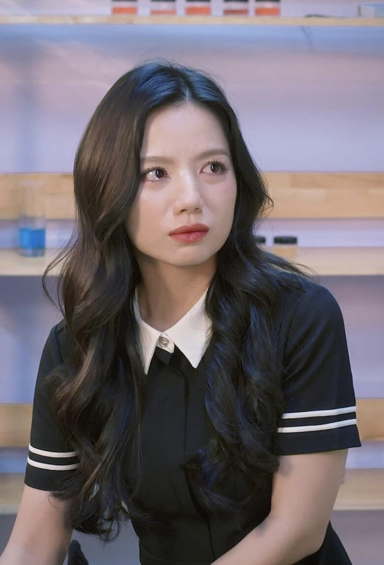 Người xem phải bái phục khả năng nhập vai xuất thần của Hạ Anh trong một bộ phim thiếu nghiêm túc như Tình Đầu Là Sói.