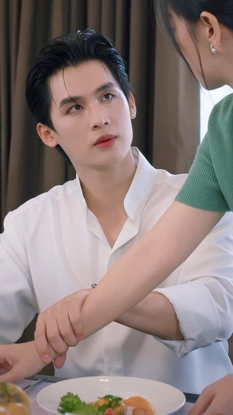 Nam diễn viên khiến khán giả càng nhìn càng mê.