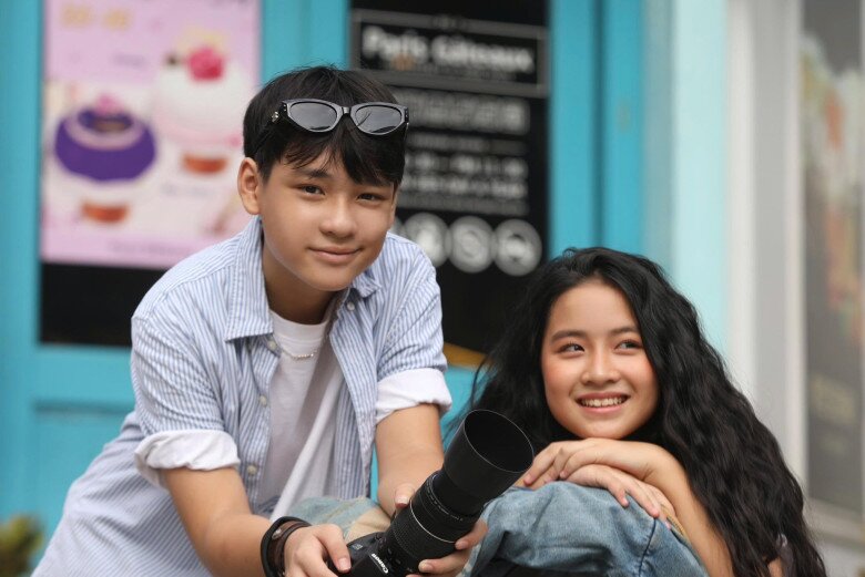 Đức Phong chia sẻ, ở lớp, các bạn em thường trêu và ghép đôi Biên với Thư ống bơ (diễn viên nhí Khánh Chi đóng).