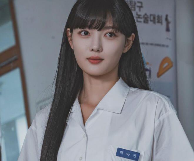 Dear X gây chú ý vì là dự án đánh dấu lần đầu tiên “nữ thần” Kim Yoo Jung đóng vai ác nhân.