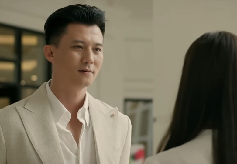 Nam diễn viên thừa nhận anh đã khá “vất vả” khi phải phân định rạch ròi giữa hai vai diễn.